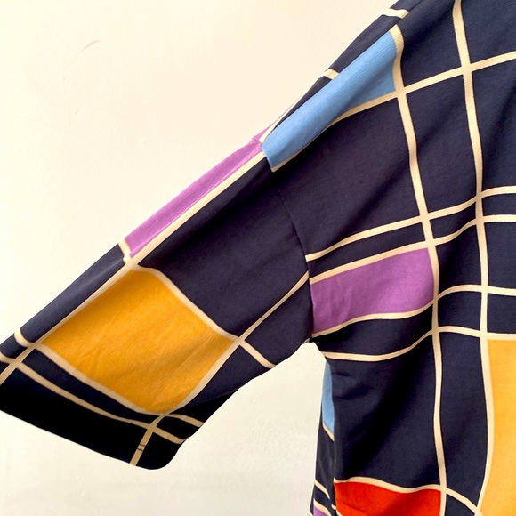 LuLaRoe “IRMA” HIGH-LOW TUNIC OVERSIZED TOP SIZE MEDIUM 🌟NWT🌟 - Picture 4 of 11